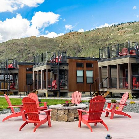 The Ridgeline Hotel At Yellowstone, Ascend Hotel Collection Gardiner Bagian luar foto