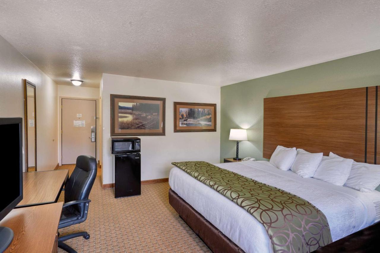 The Ridgeline Hotel At Yellowstone, Ascend Hotel Collection Gardiner Bagian luar foto