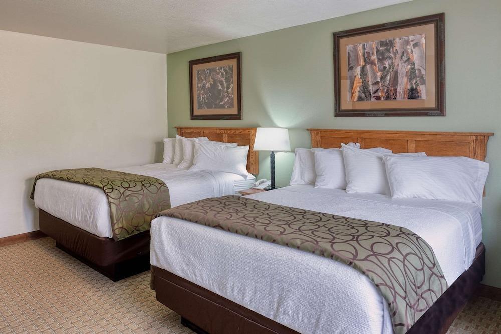 The Ridgeline Hotel At Yellowstone, Ascend Hotel Collection Gardiner Bagian luar foto
