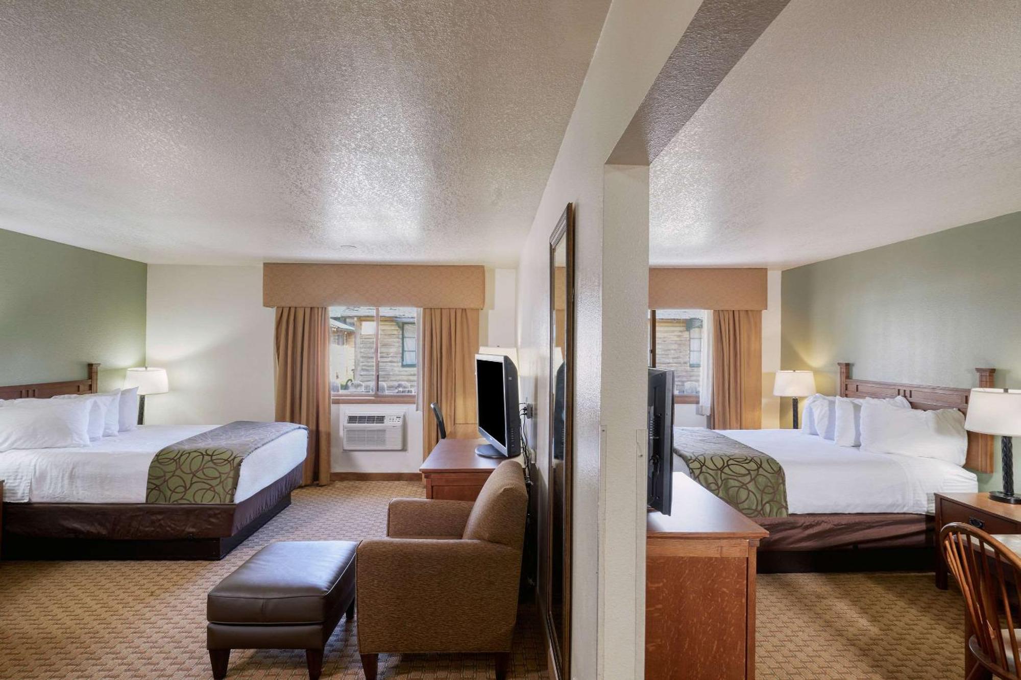 The Ridgeline Hotel At Yellowstone, Ascend Hotel Collection Gardiner Bagian luar foto