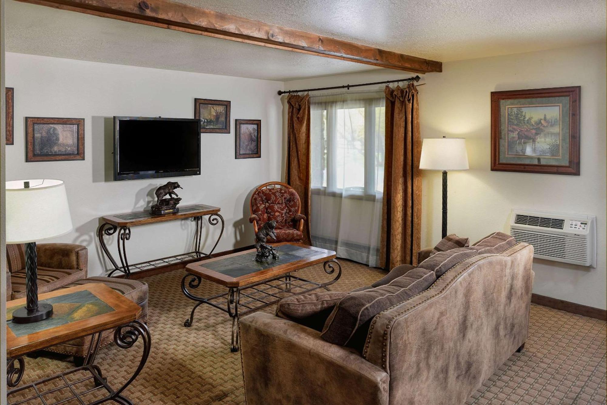 The Ridgeline Hotel At Yellowstone, Ascend Hotel Collection Gardiner Bagian luar foto