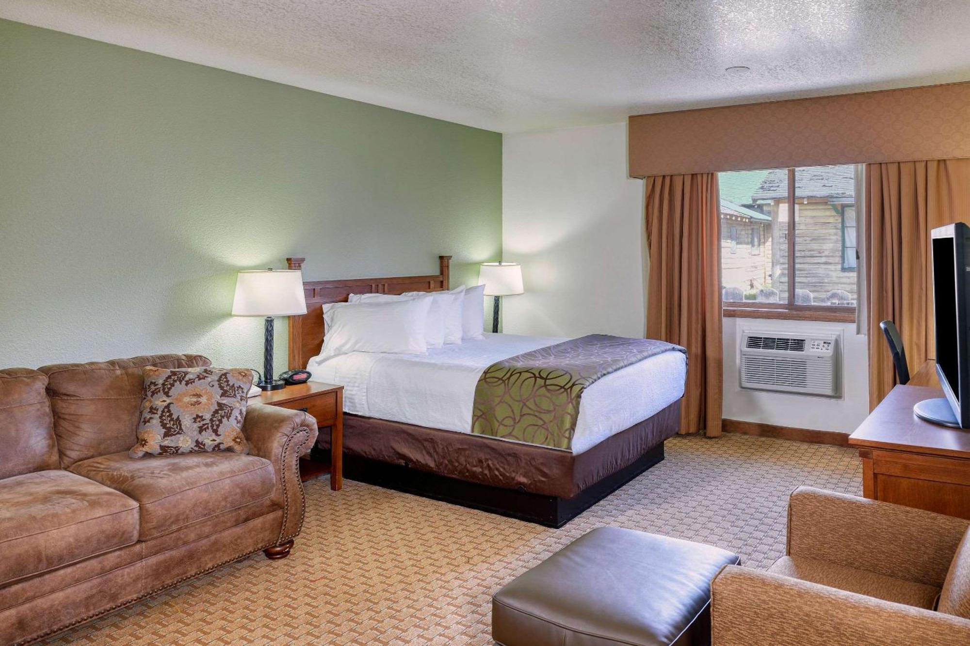 The Ridgeline Hotel At Yellowstone, Ascend Hotel Collection Gardiner Bagian luar foto
