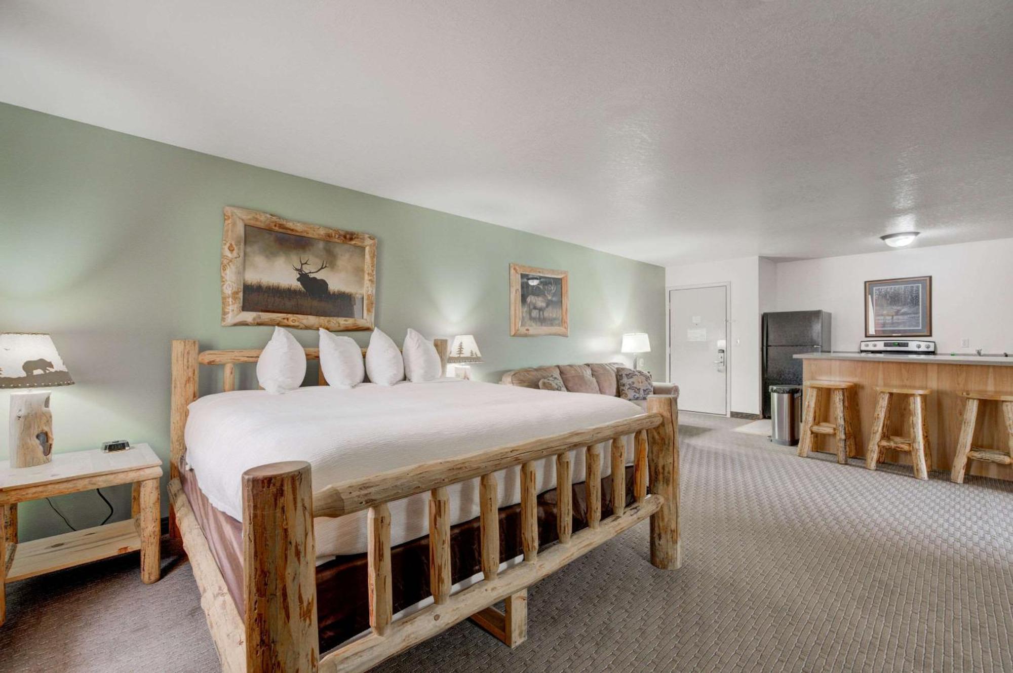 The Ridgeline Hotel At Yellowstone, Ascend Hotel Collection Gardiner Bagian luar foto
