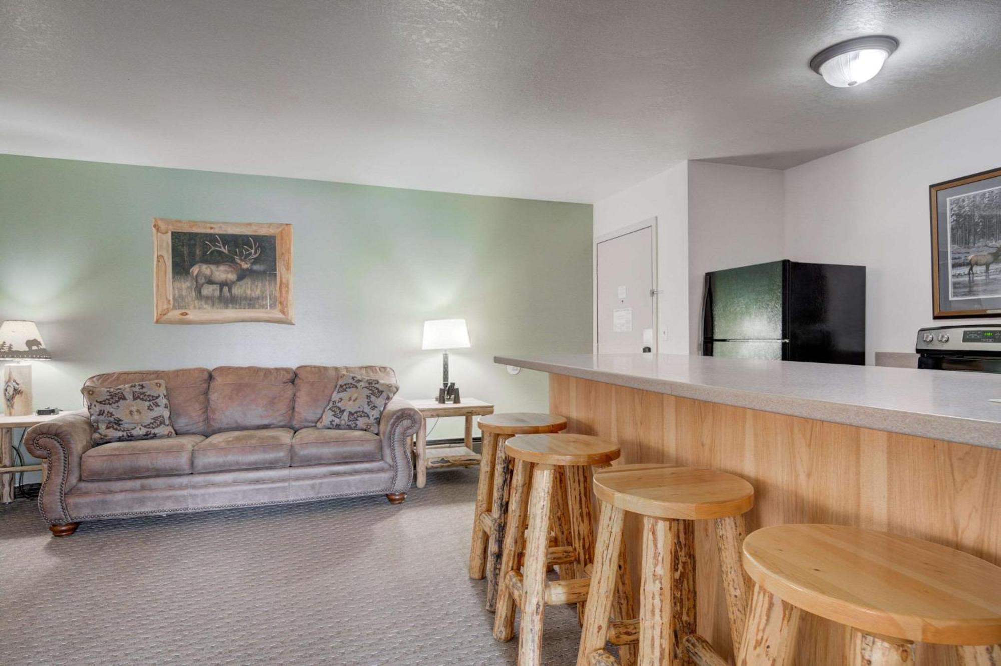 The Ridgeline Hotel At Yellowstone, Ascend Hotel Collection Gardiner Bagian luar foto
