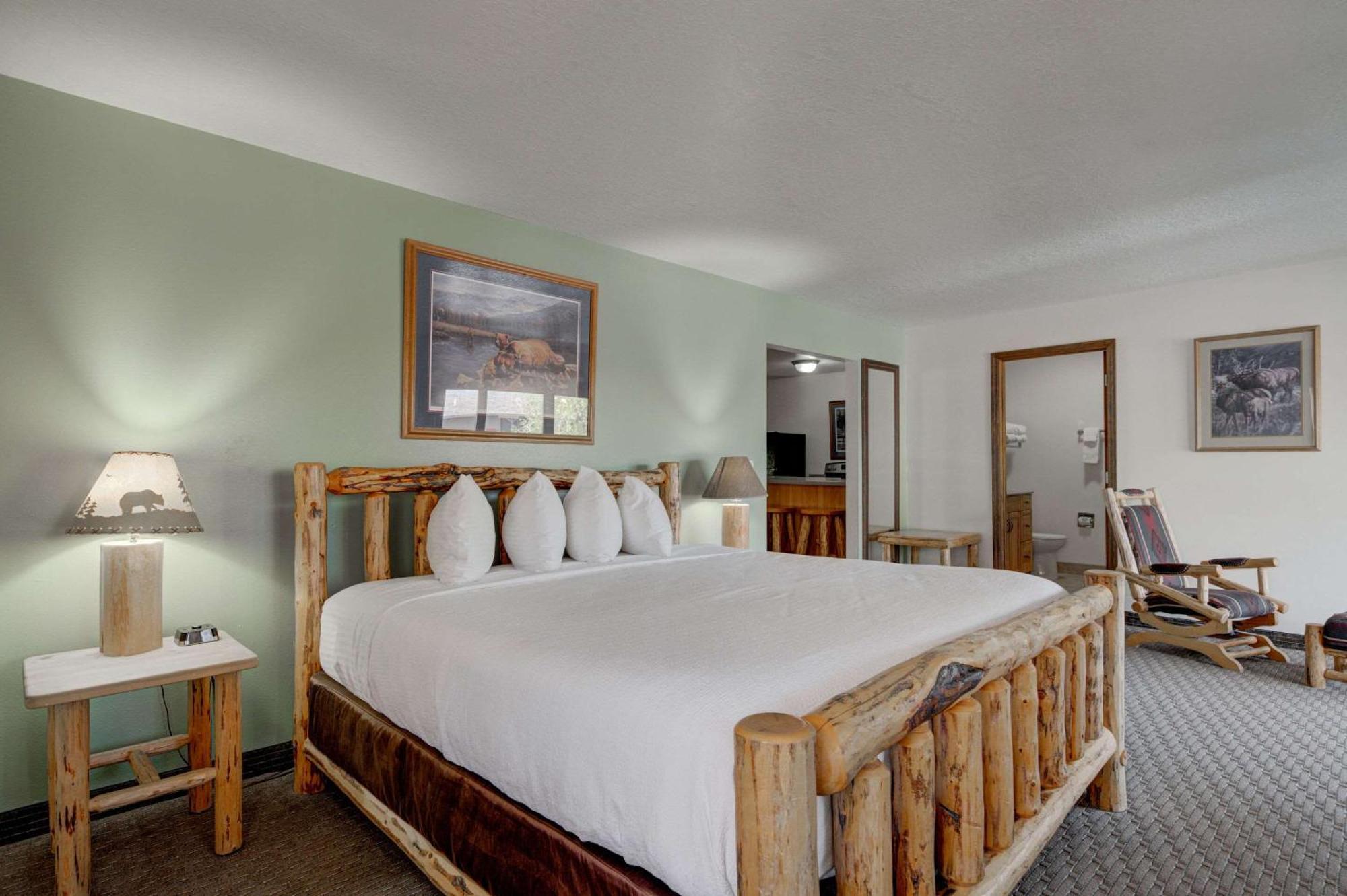 The Ridgeline Hotel At Yellowstone, Ascend Hotel Collection Gardiner Bagian luar foto