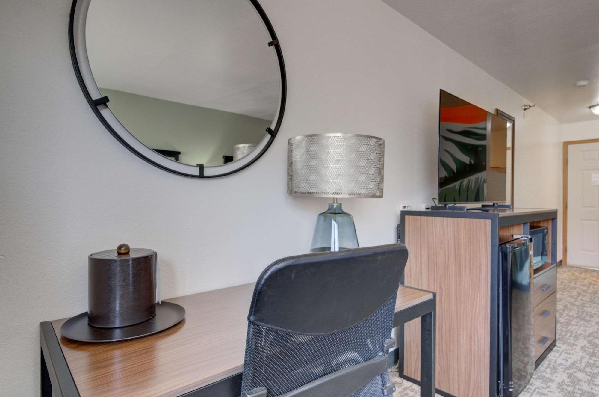 The Ridgeline Hotel At Yellowstone, Ascend Hotel Collection Gardiner Bagian luar foto