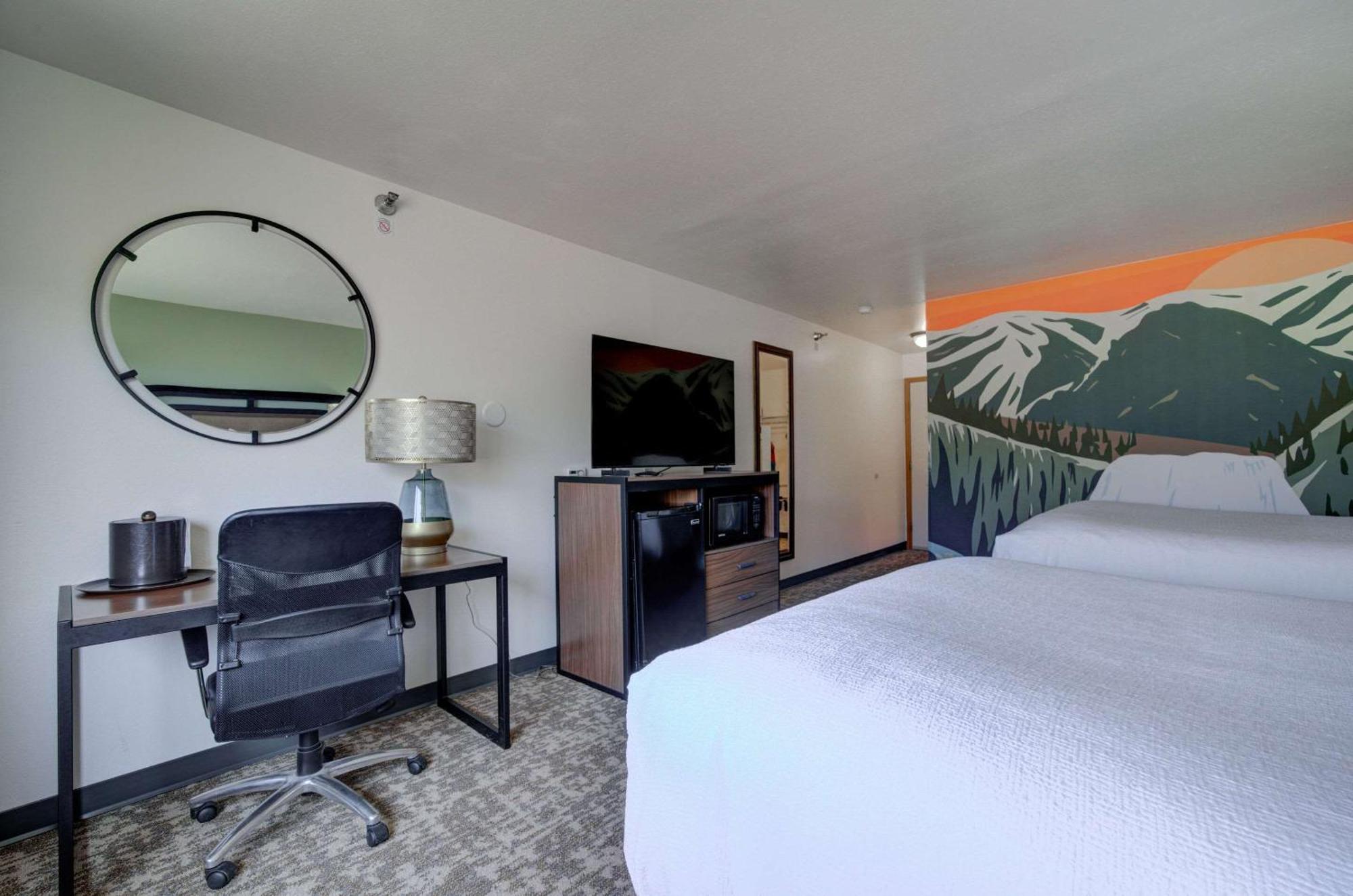 The Ridgeline Hotel At Yellowstone, Ascend Hotel Collection Gardiner Bagian luar foto