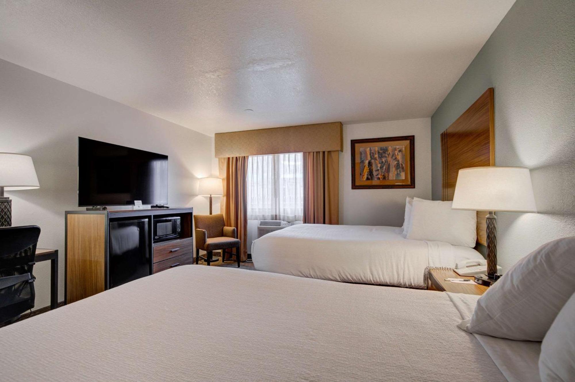 The Ridgeline Hotel At Yellowstone, Ascend Hotel Collection Gardiner Bagian luar foto