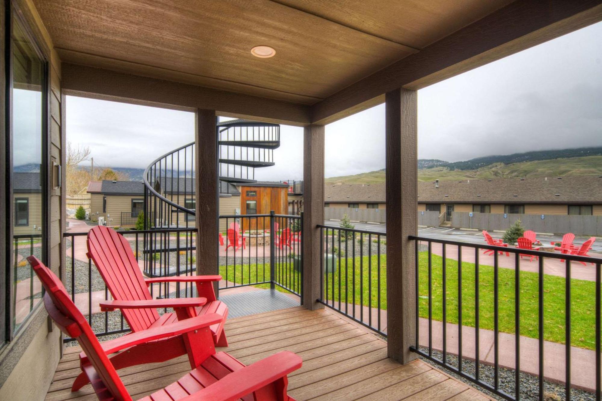 The Ridgeline Hotel At Yellowstone, Ascend Hotel Collection Gardiner Bagian luar foto
